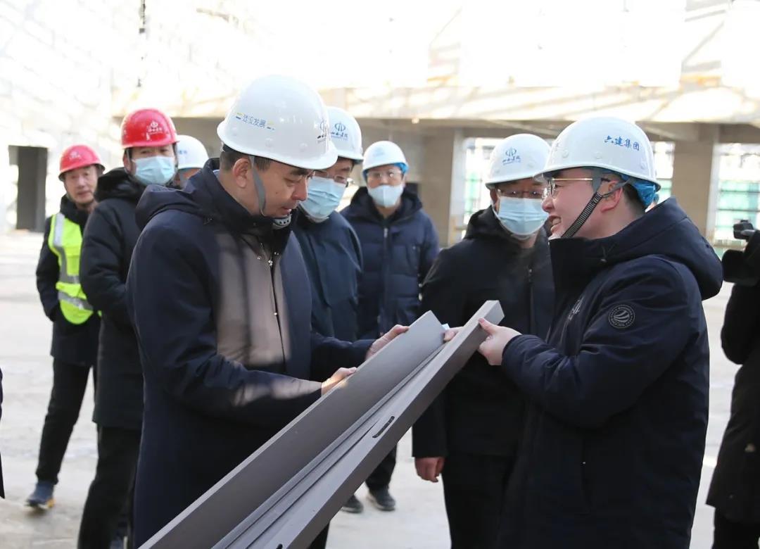 ����������ɽ��������³���Ŀ��չ���������´�ο���˶�