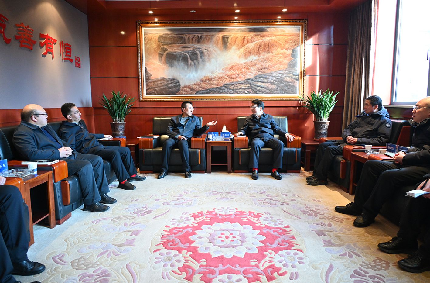 ̫ԭ��԰�־ֵ�����ǡ��ֳ���־ǿһ�е�ɽ����Ͷ�Ľ�����Ǣ̸����