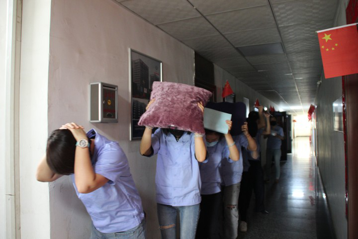 ɽ����Ͷ�Ľ����ž��з������Ӧ������