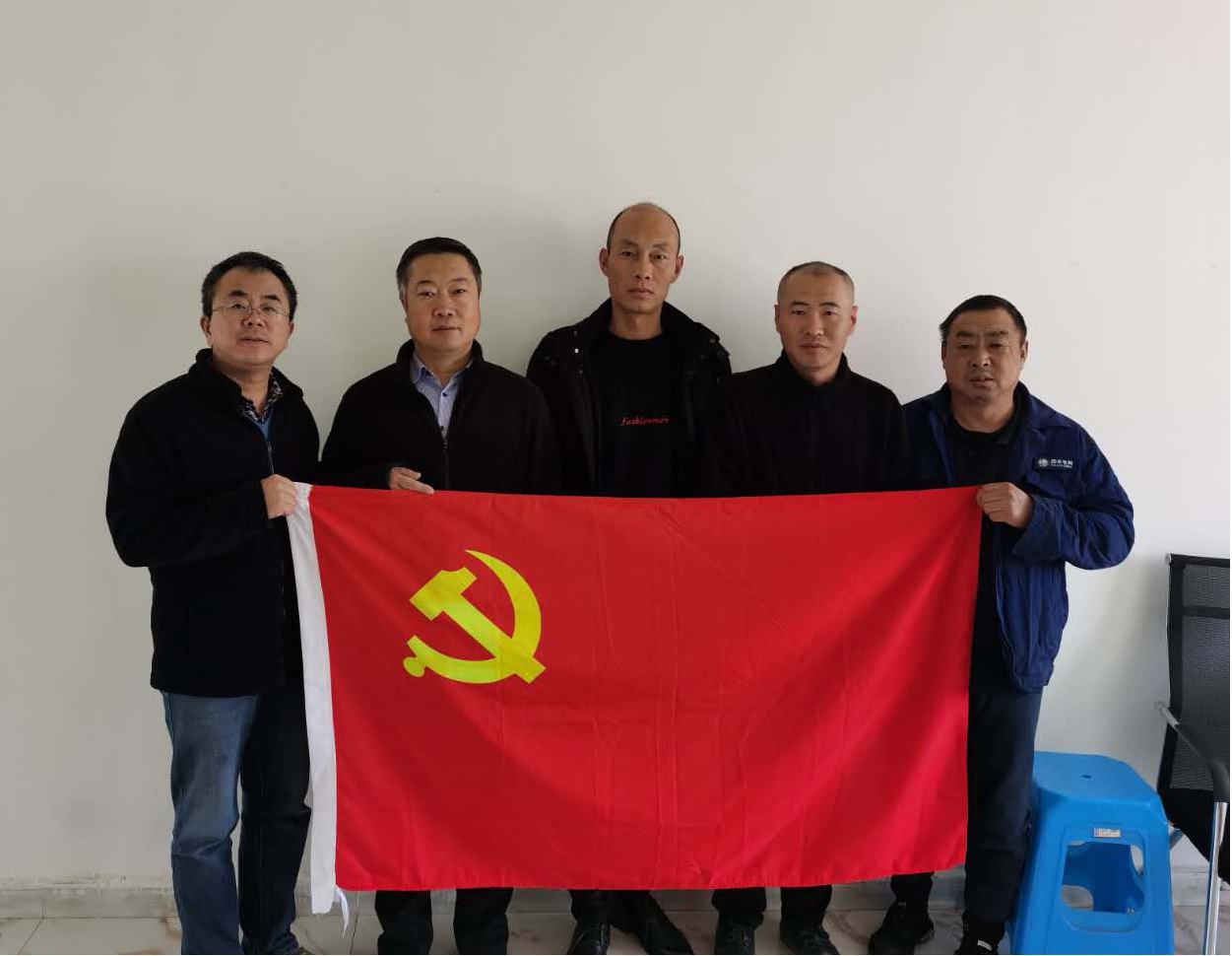 ɽ����Ͷ��е������ ����ɽ�еġ������ߡ�